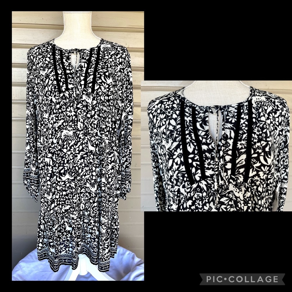🔴 Old Navy Dress w/Black Velvet Detailing